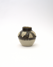 Load image into Gallery viewer, Vase [N.57.20]
